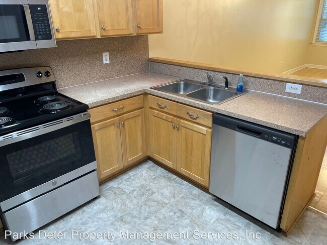 Building Photo - 3 br, 2 bath House - 889 Valiant Drive