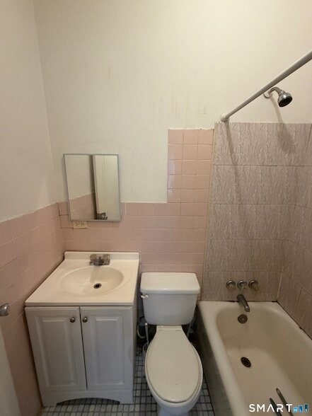 Building Photo - 485 Howard Ave