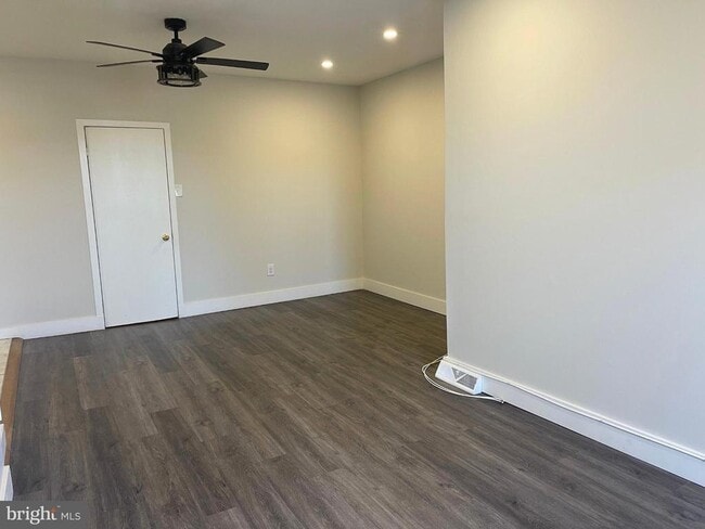 Building Photo - 21 S Main St