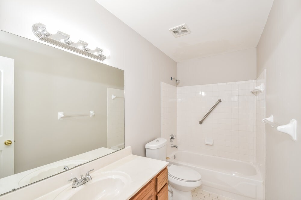 Building Photo - 6906 Greyhawk Cove N