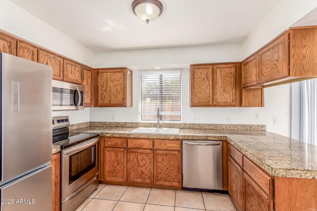 Building Photo - 13627 N Hamilton Dr