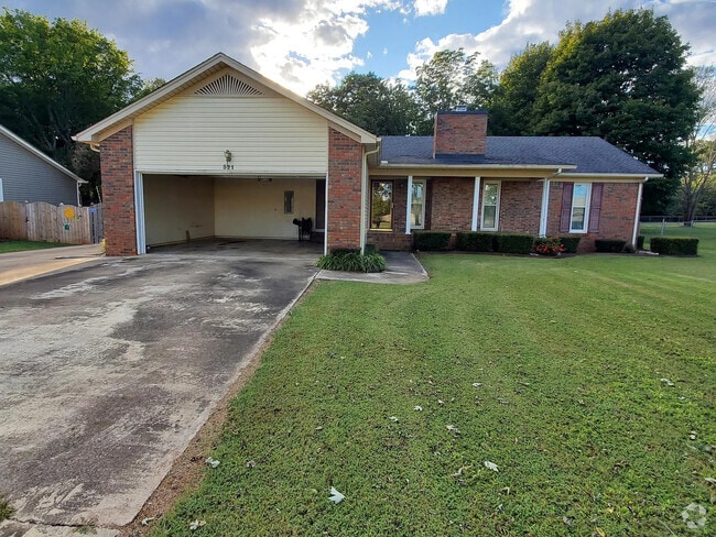 Building Photo - 521 Bell Cir
