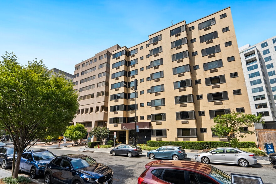 Building Photo - 2141 I St NW