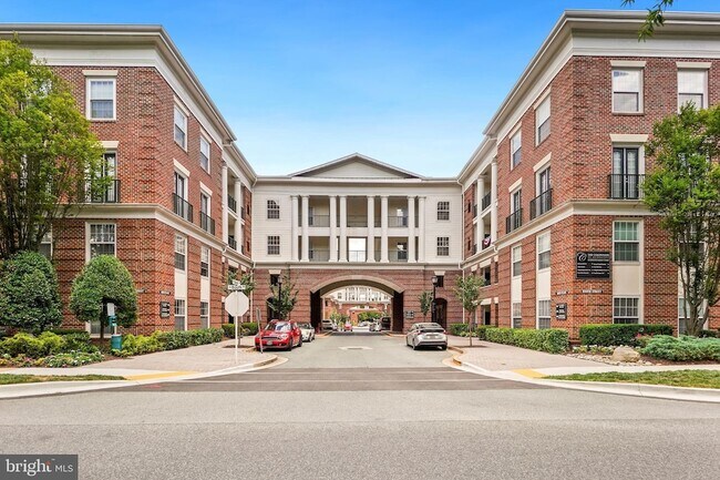 Building Photo - 27 Booth St