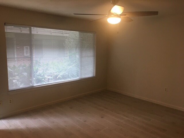 Building Photo - 505 University Walk