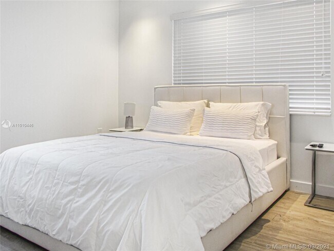 Building Photo - 9220 Biscayne Blvd