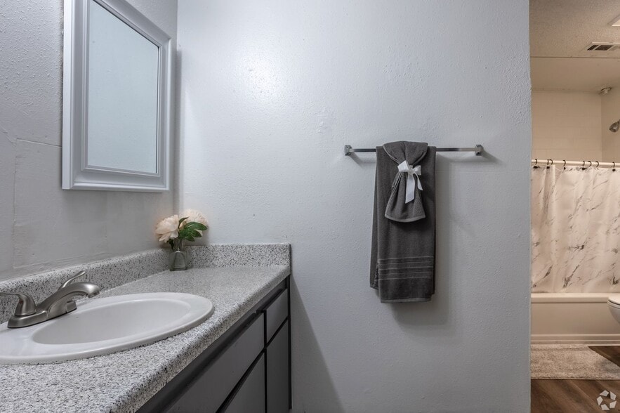 Interior Photo - Avery Trace