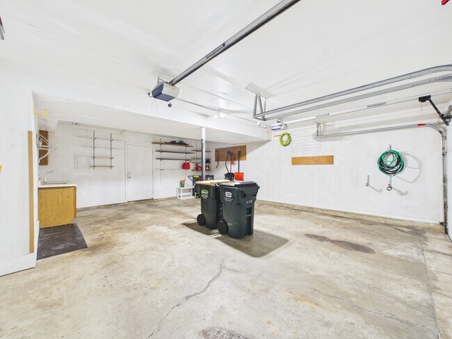 Building Photo - 4360 Mumford Dr