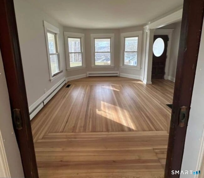 Building Photo - 151 Sunnyside Ave