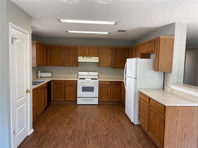 Building Photo - 1707 Timberwood Dr