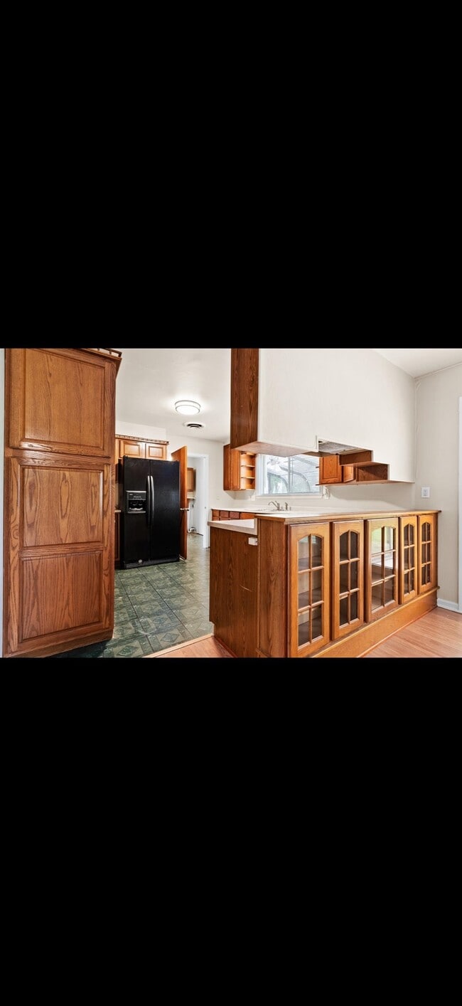 Building Photo - 13 Perkins St