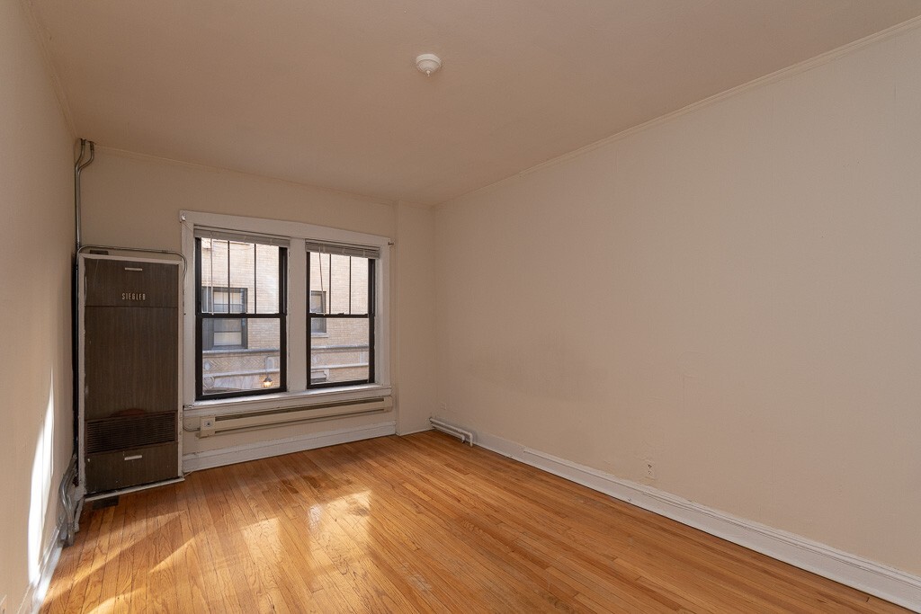 Building Photo - 2847 N Orchard St