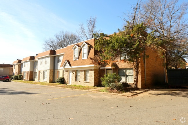 Primary Photo - Villa Nueva Apartments