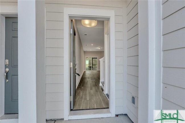 Building Photo - 157 Lower Creek Dr