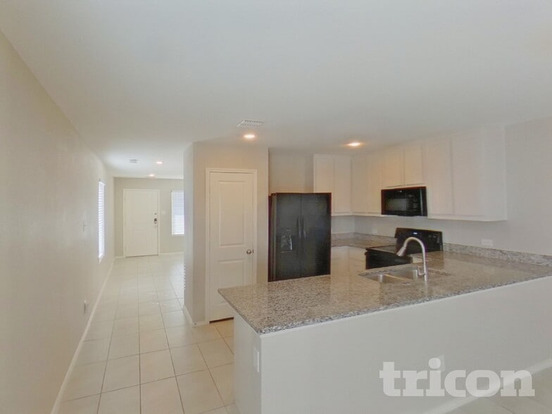 Building Photo - 112 Cornstalk Ln