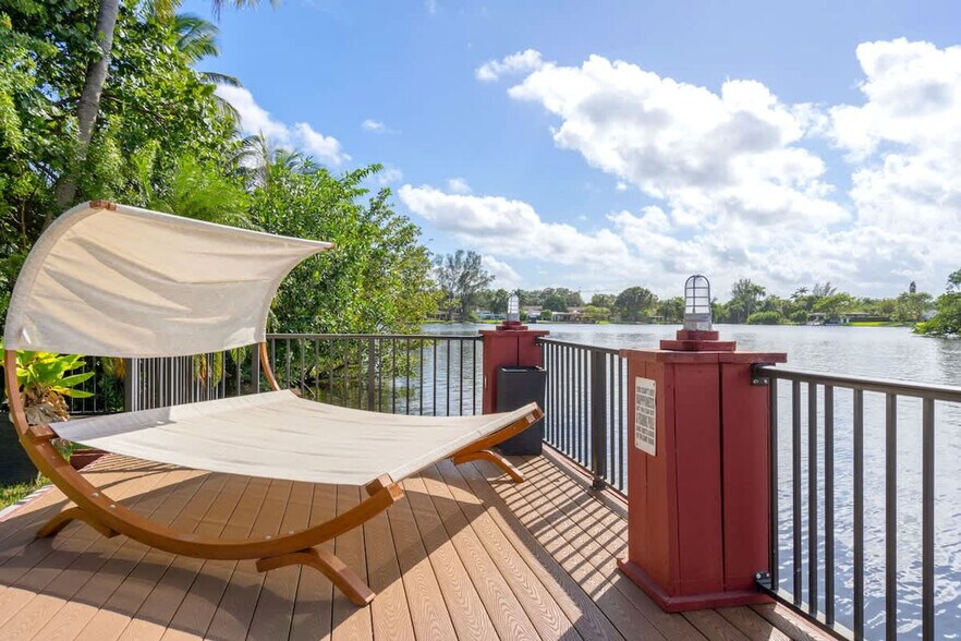 Building Photo - 19720 NE 26th Ave