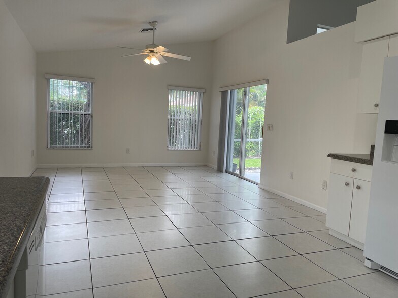 Building Photo - 22875 Barrister Dr