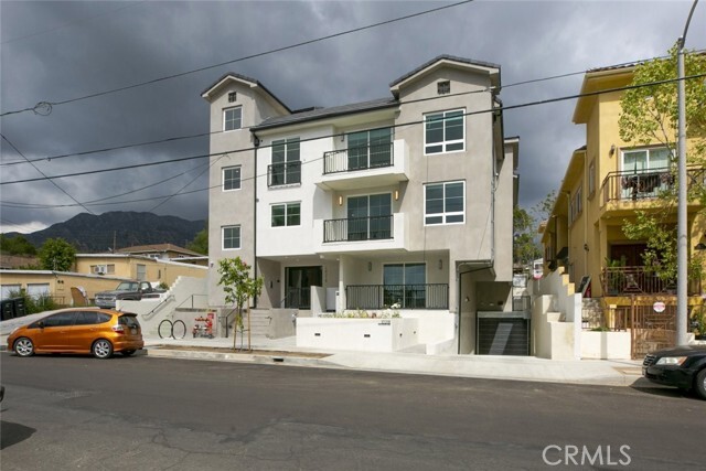 Building Photo - 10218 Fernglen Ave