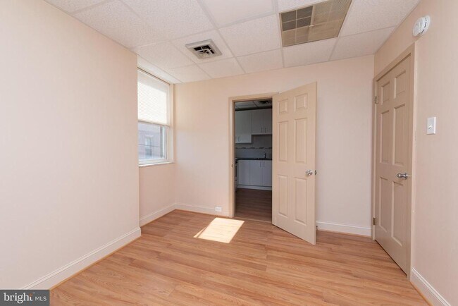 Building Photo - 1317 Wolf St