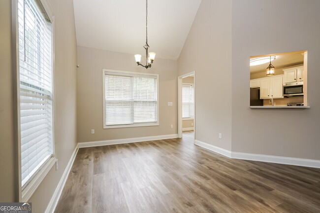 Building Photo - 256 Raleigh Way