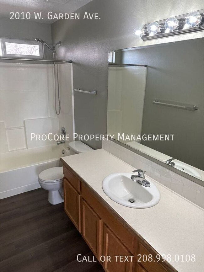 Building Photo - $2195/Month: Spacious 4-Bed, 2.5-Bath Home with 3-Car Garage on Expansive Lot