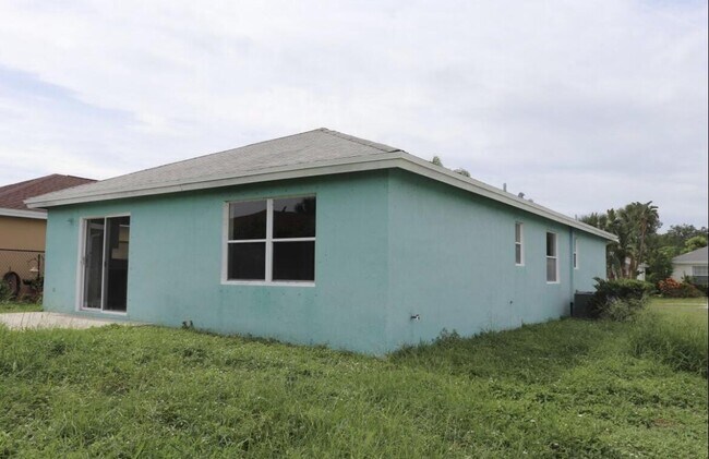 Building Photo - 125 Buffet Key