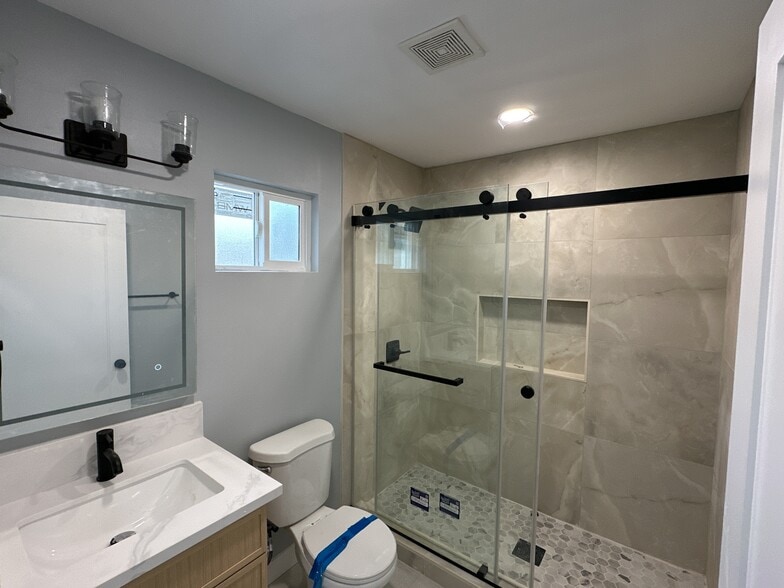 Building Photo - 1351 Baldwin St