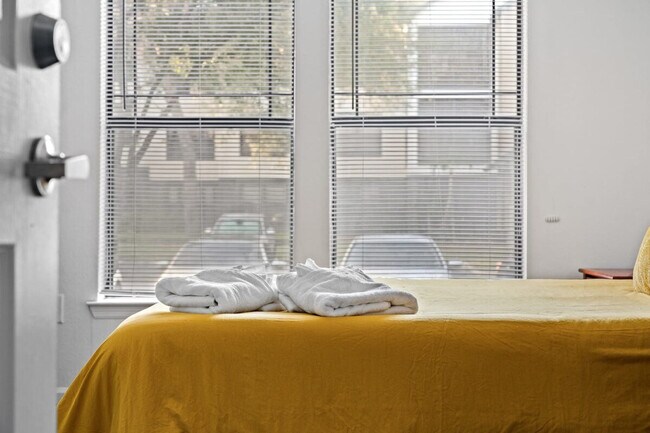 Building Photo - 15001 Caribou Ct