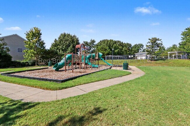 Building Photo - 10805 Dry Stone Dr