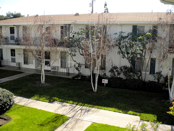 Building Photo - Tustin Southern Apartments