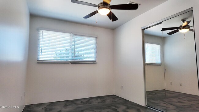 Building Photo - 8637 E Keim Dr