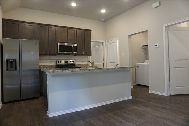 Building Photo - 9582 Darkwood St