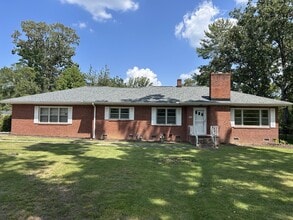 Building Photo - 407 Elizabeth Dr
