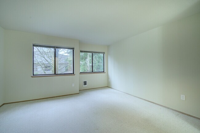 Building Photo - 1270 Bellevue Way NE