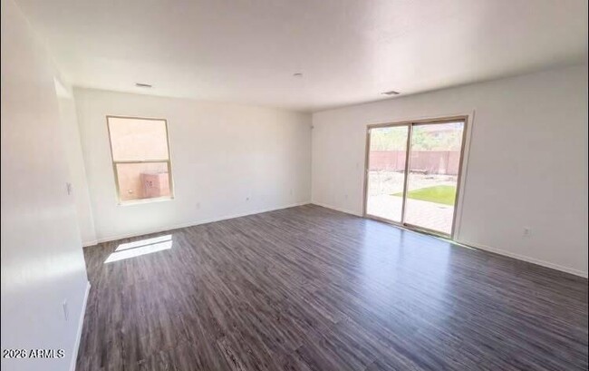 Building Photo - 935 W Placita Canalito