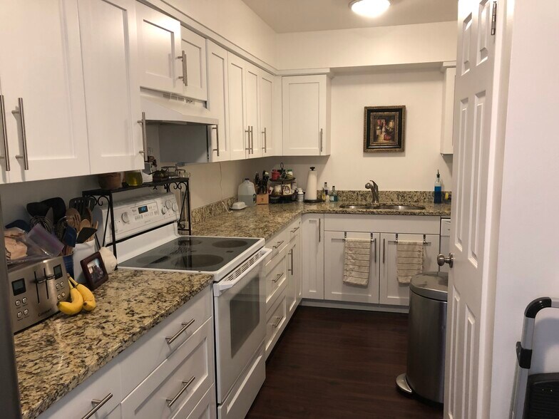 Kitchen 1 - 3838 E Sunnydale Ln