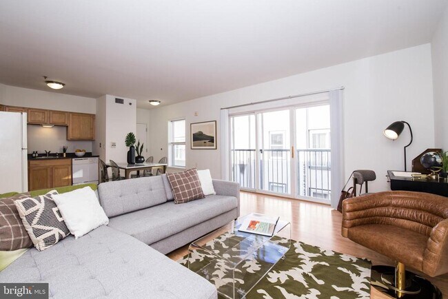 Building Photo - 1030 N 2nd St