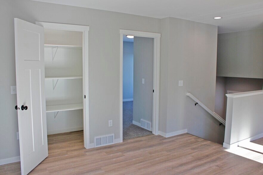 Building Photo - 209 Dogwood Ave