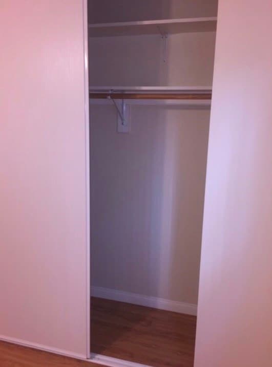 Building Photo - 617 W Dryden St