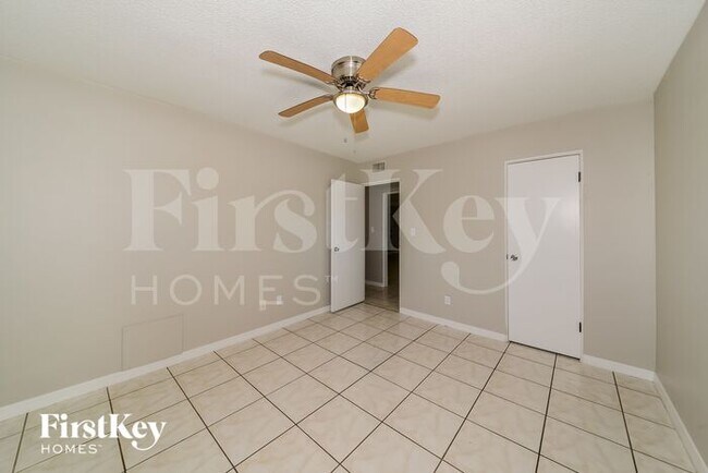 Building Photo - 6007 Dartmouth Dr