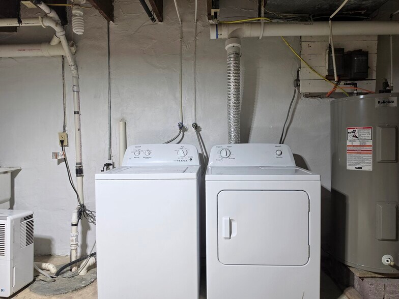 Building Photo - 607 Beaver Valley Pike