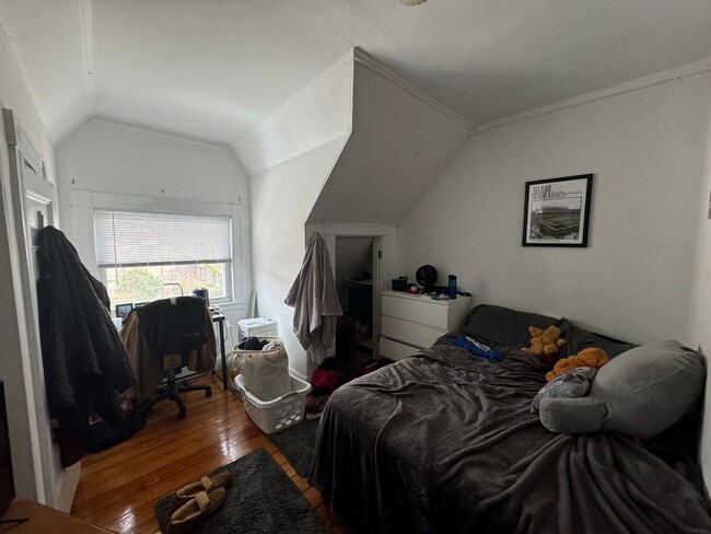 Building Photo - The Best Home in Brighton