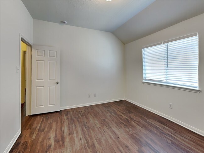 Building Photo - 30 Huntington Bend Dr
