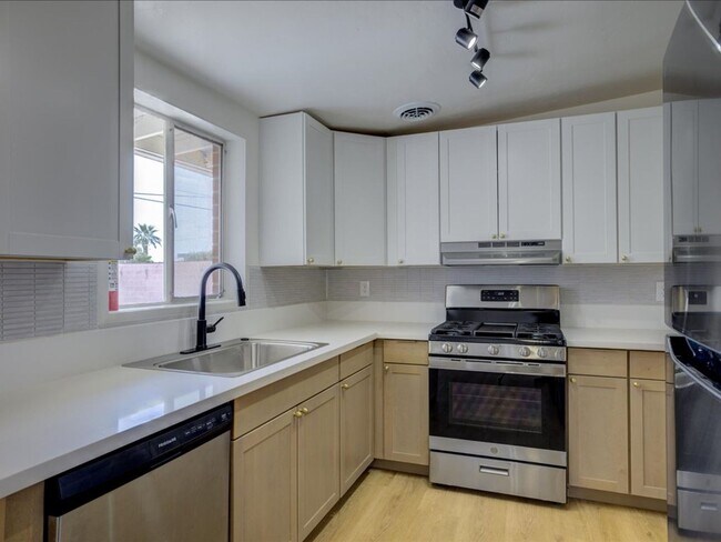 Building Photo - Fully Remodeled 3BR Home + Detached Bonus Room | Private Yard | Central A/C