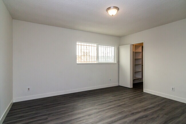 Building Photo - 1108 S Corning St