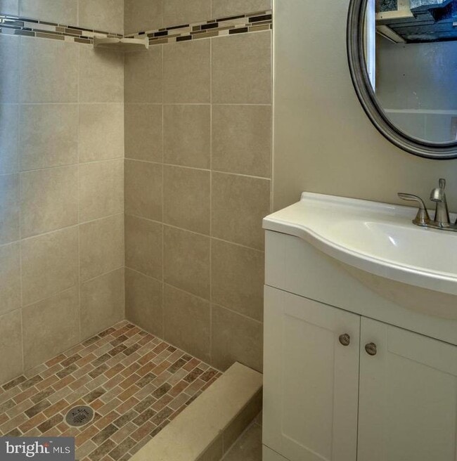 Building Photo - 360 Old Trail