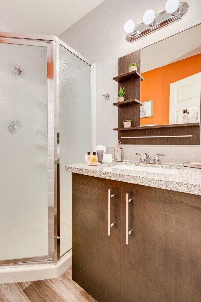 Building Photo - Charming Studio Oasis in the Heart of Temp...