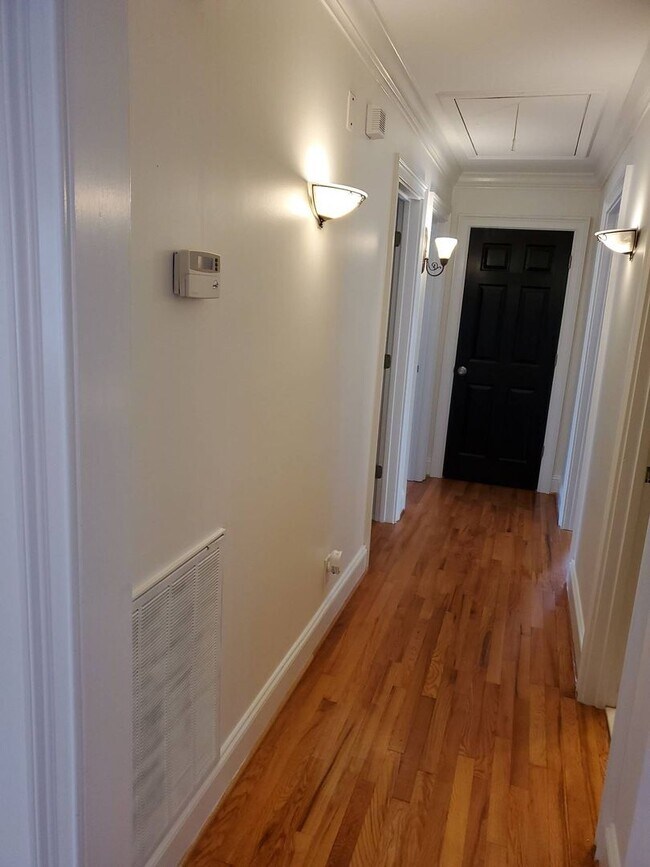 Building Photo - Spacious home in the Augusta Road Community - Lawn care included!