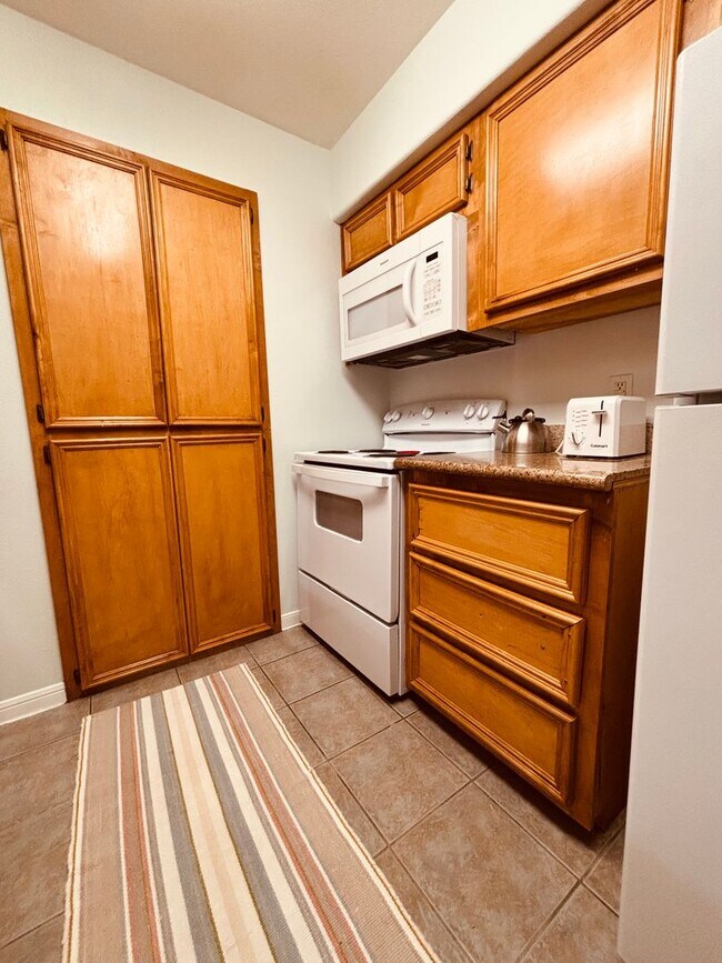 Building Photo - 215 Postoffice St