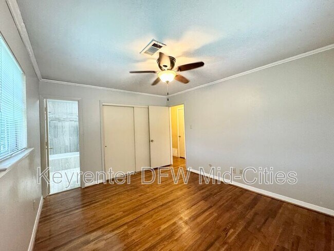 Building Photo - 2505 Crestview Cir